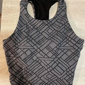 Athletic cropped tank